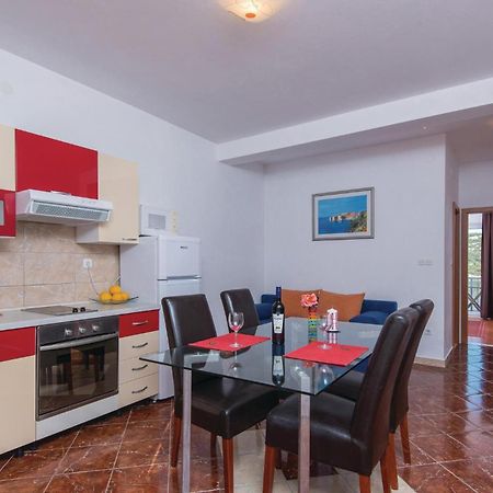 Gorgeous Apartment In Dubrava With Kitchen Exterior photo